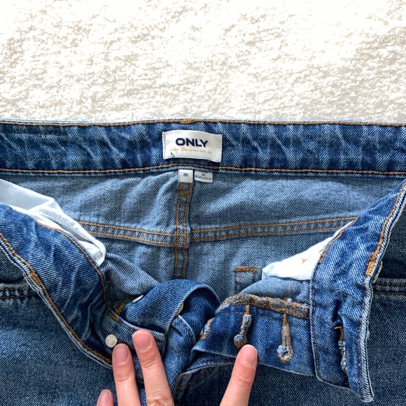 Jean mini skirt - Picture 2 of 3